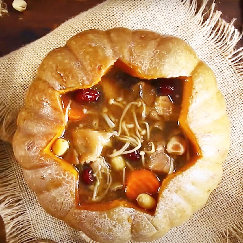 Gà đen hầm bí ngô