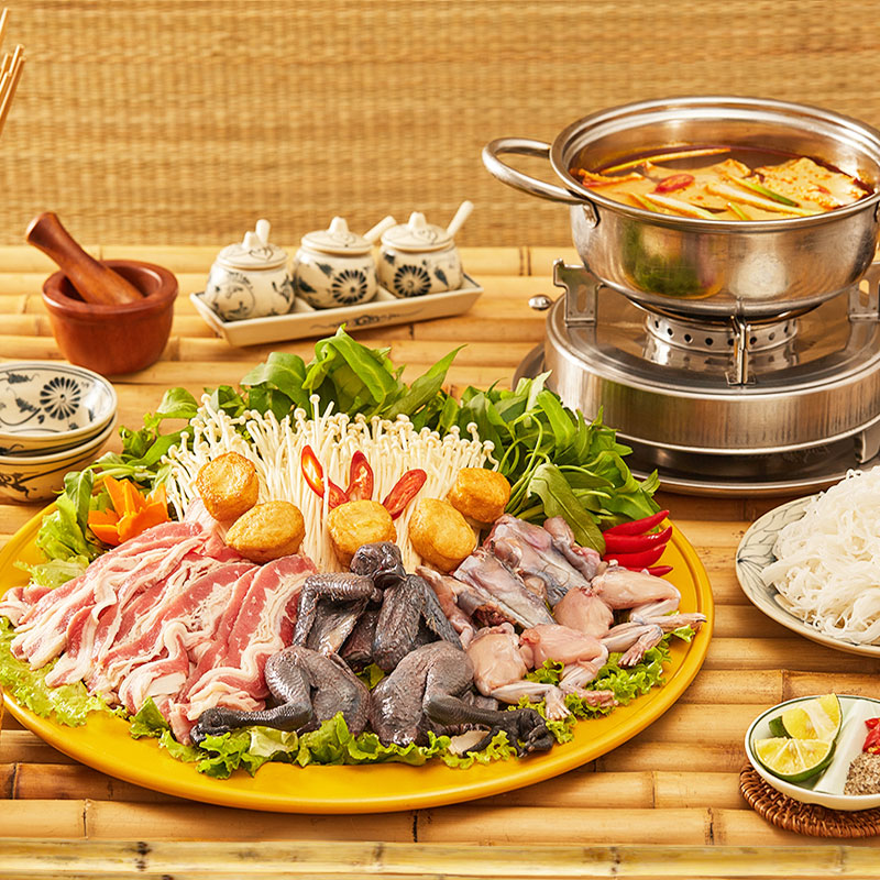 Lẩu thập cẩm đặc biệt Mộc Rừng vị dân tộc tày hai vị nước lẩu tự chọn