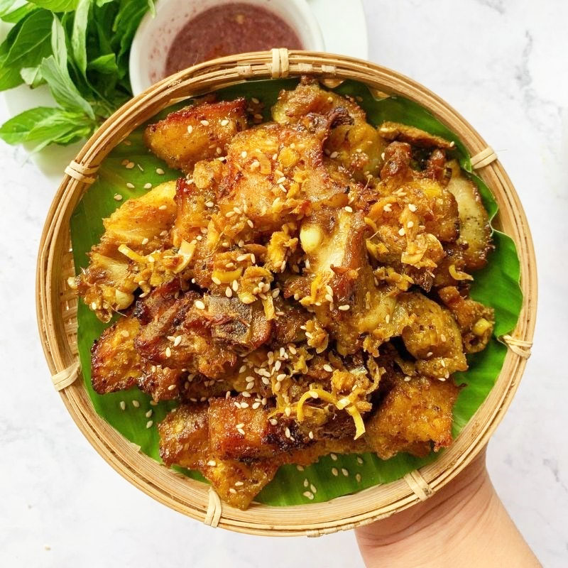 Lợn bản chiên riềng